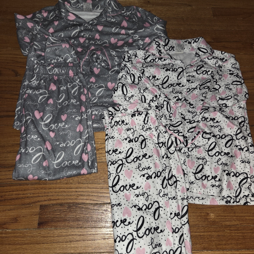 Kids Love Print Pajama Set - Gray and White